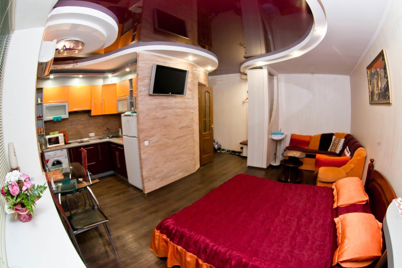 Затишна Квартирка Aparthotel Krementjuk Exteriör bild