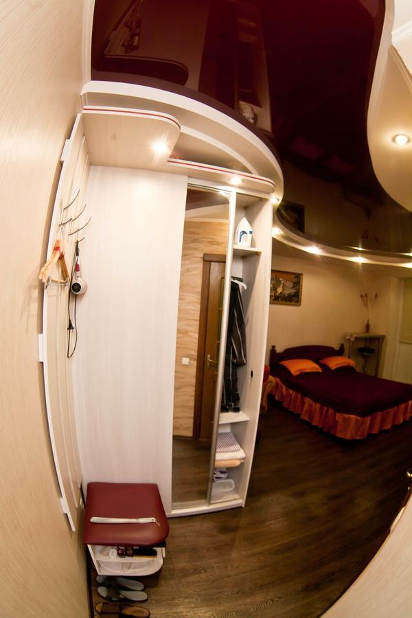 Затишна Квартирка Aparthotel Krementjuk Exteriör bild
