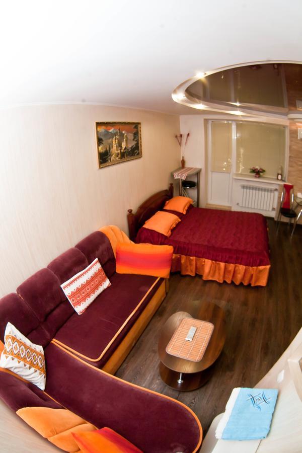 Затишна Квартирка Aparthotel Krementjuk Exteriör bild